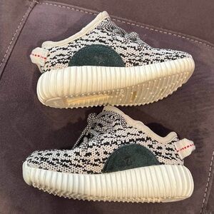Yeezy Boost 350 Infant Turtle Dove Size 5